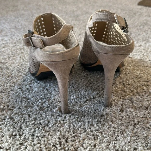 Via Spiga Suede perforated Peep Toe Heels, 7M, EUR 37.5, VGUC - Picture 4 of 8